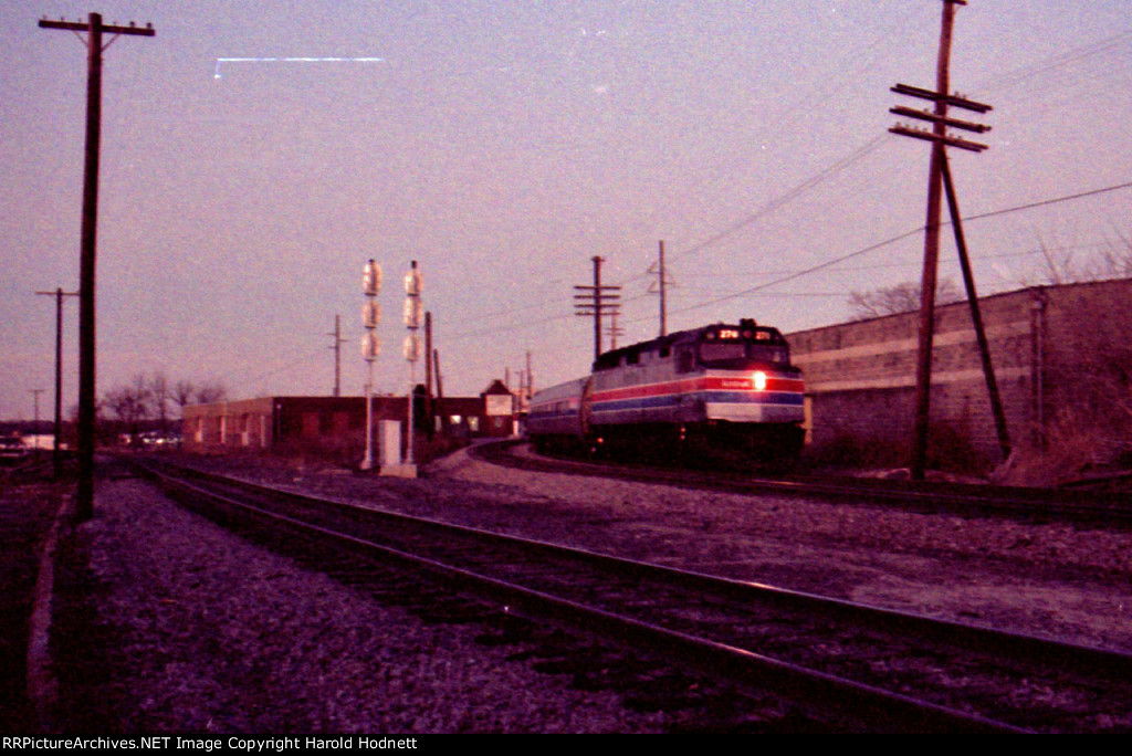 AMTK 270 leads a train at Southern Junction